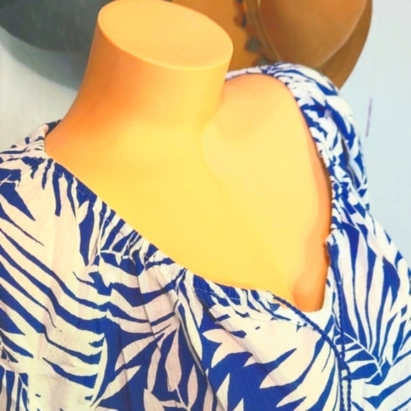 🟢Rafaela Weekend Blue & White Palm Leaf 🍃 Top - Picture 8 of 15